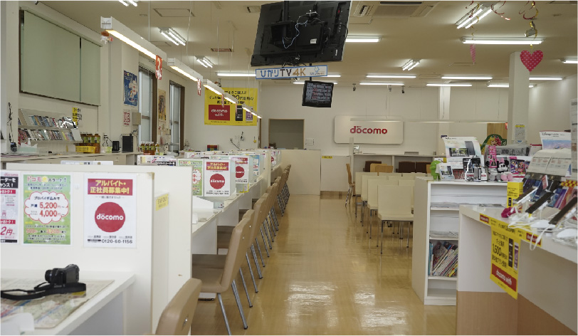 ドコモショップ富岡店、店内の様子２